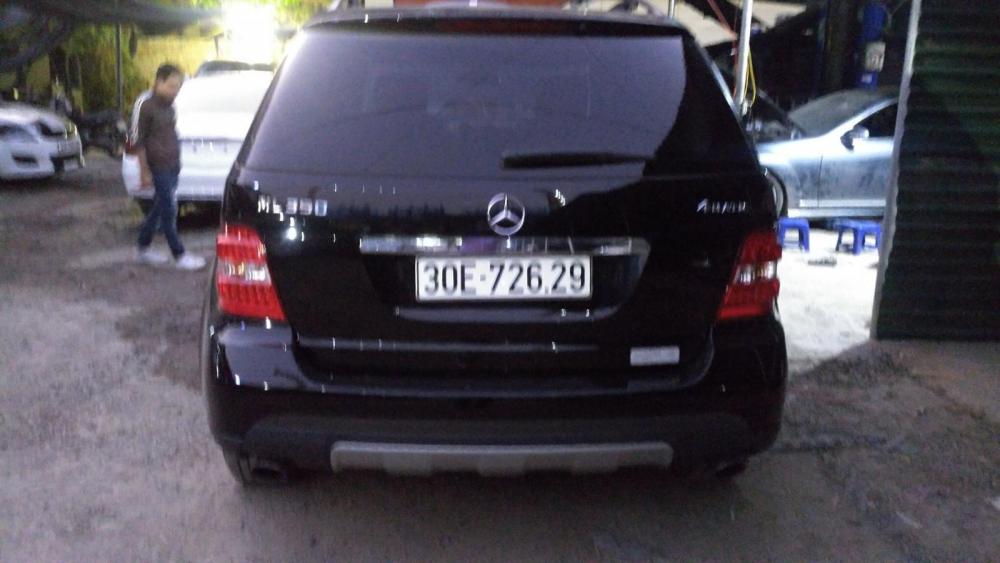 Mercedes-Benz ML Class ML350 2005 - Cần bán xe Mercedes-Benz ML Class sản xuất 2005, màu đen