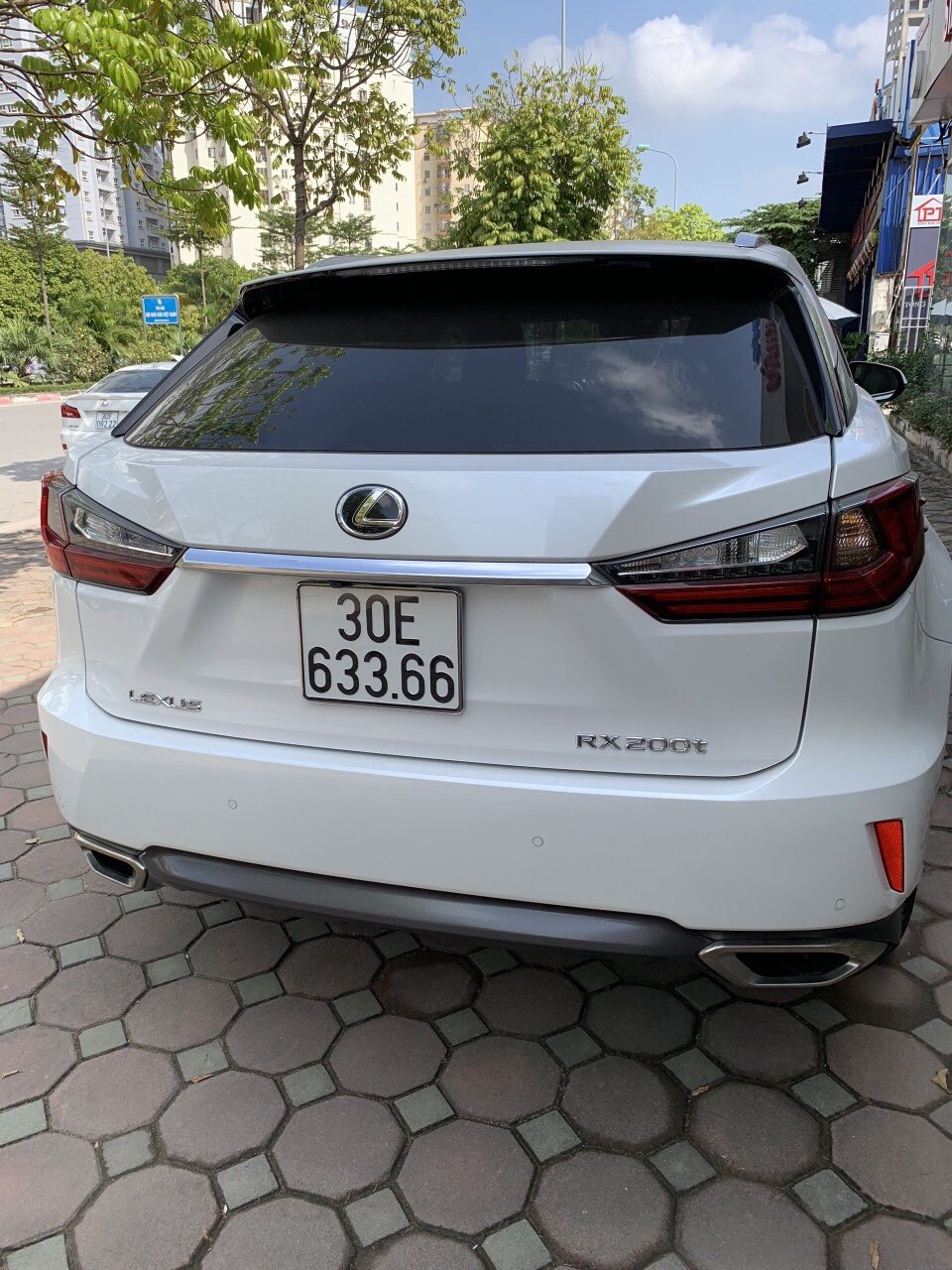 Lexus RX 2016 - Bán ô tô Lexus RX đời 2016, màu trắng, nhập khẩu nguyên chiếc, như mới 