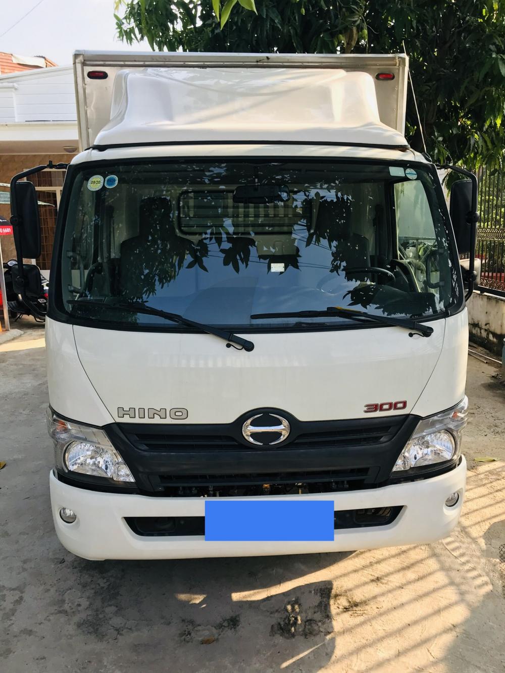 Hino 300 Series XZU720 2018 - Cần bán xe tải Hino 2018 3.4 tấn Euro4 thùng 5m2