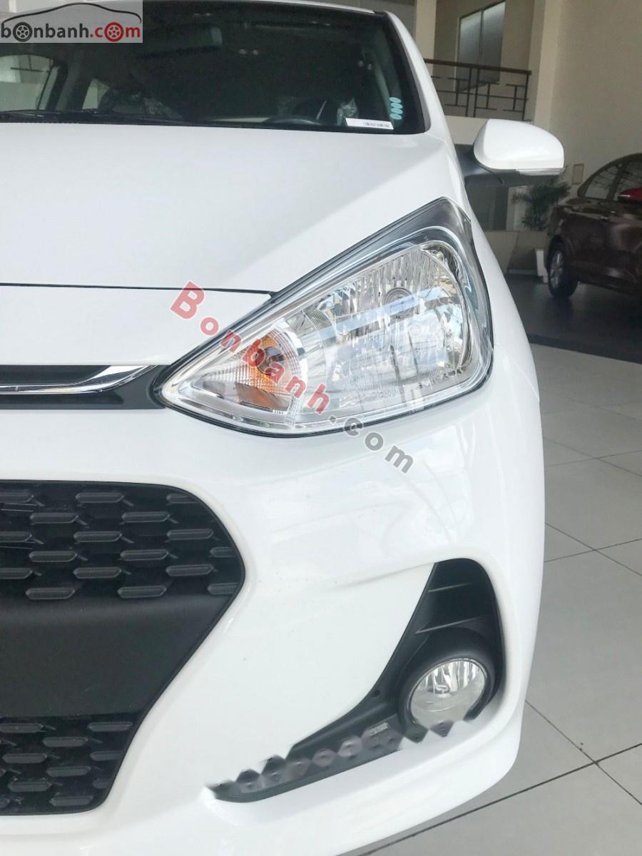 Hyundai i10 Grand 1.2 MT 2018 - Cần bán xe Hyundai i10 Grand 1.2 MT năm 2018, màu trắng