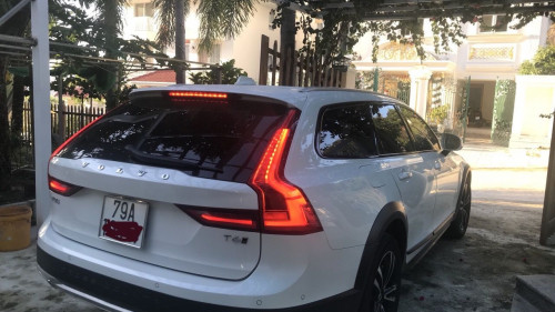 Volvo V90   2.0 AT  2018 - Bán Volvo V90 2.0 AT đời 2018, màu trắng, nhập khẩu nguyên chiếc 