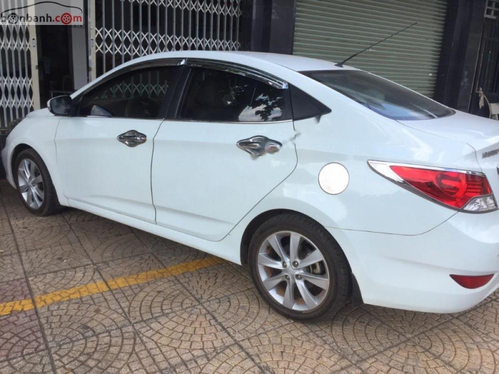 Hyundai Accent 1.4 MT 2009 - Bán Hyundai Accent 1.4 MT năm sản xuất 2009, màu trắng, nhập khẩu nguyên chiếc số sàn