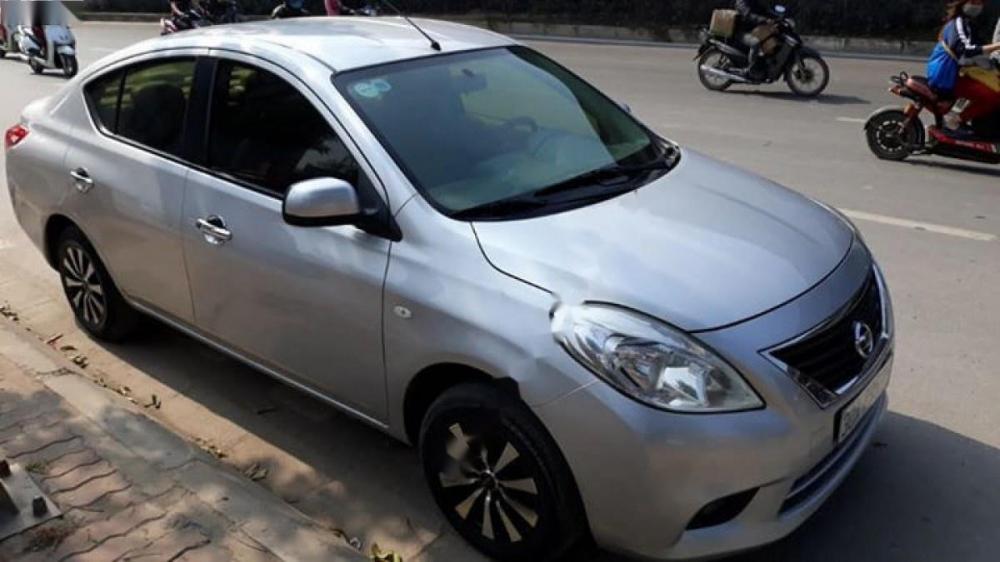 Nissan Sunny XL 2015 - Bán Nissan Sunny XL sản xuất 2015, màu bạc, số sàn