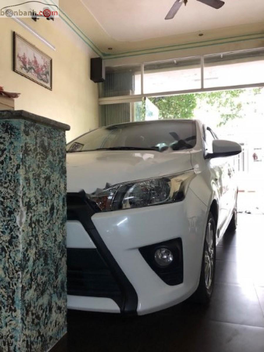Toyota Yaris E 2015 - Bán ô tô Toyota Yaris E năm 2015, màu trắng, xe nhập