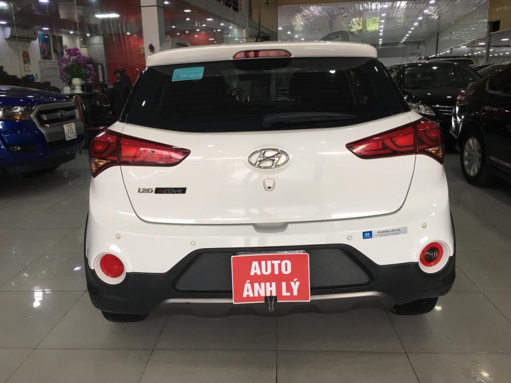 Hyundai i20 Active 1.4AT 2016 - Bán ô tô Hyundai i20 Active 1.4AT đời 2016, màu trắng, xe nhập, giá tốt