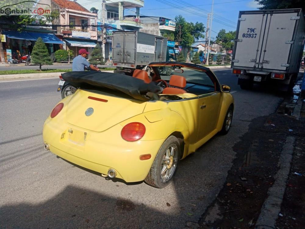 Volkswagen Beetle 2003 - Cần bán Volkswagen Beetle 2003, màu vàng, nhập khẩu còn mới