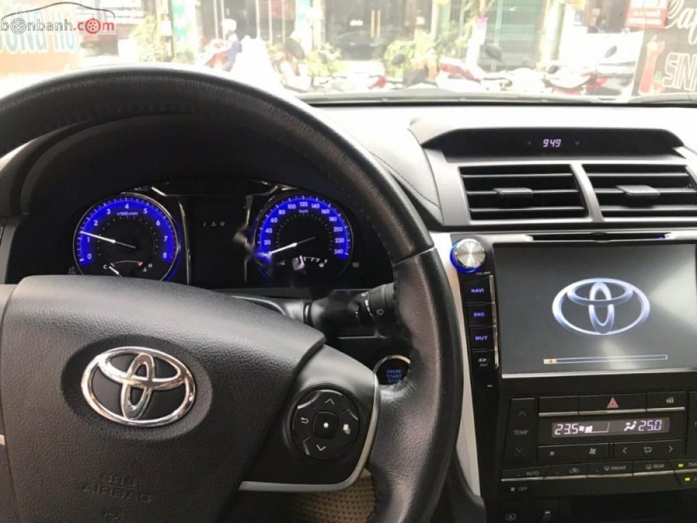 Toyota Camry 2.0E 2015 - Cần bán lại xe Toyota Camry 2.0E năm 2015 chính chủ