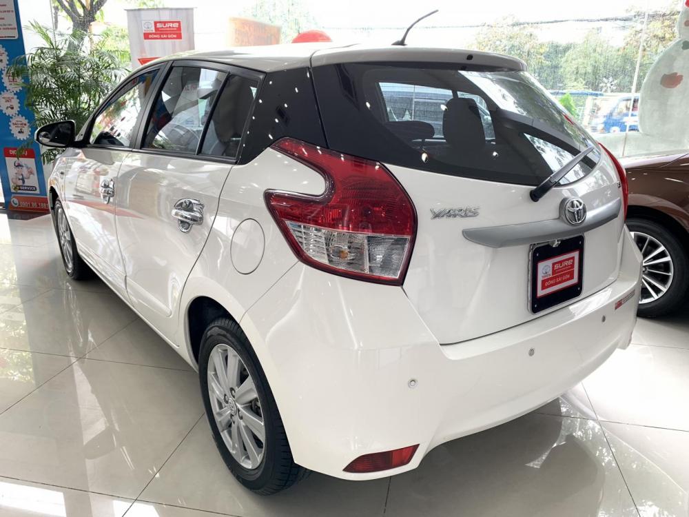 Toyota Yaris Verso E 2015 - Bán Toyota Yaris E sản xuất 2015, màu trắng, số tự động