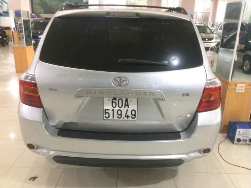 Toyota Highlander 2008 - Cần bán Toyota Highlander đời 2008, màu bạc chính chủ, 700 triệu