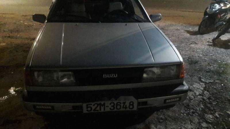 Isuzu Gemini   1988 - Cần bán Isuzu Gemini đời 1988, màu bạc