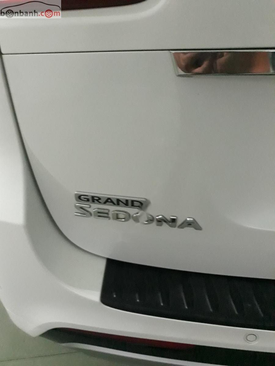 Kia Sedona 2.2L DATH 2016 - Bán ô tô Kia Sedona 2.2L DATH đời 2016, màu trắng