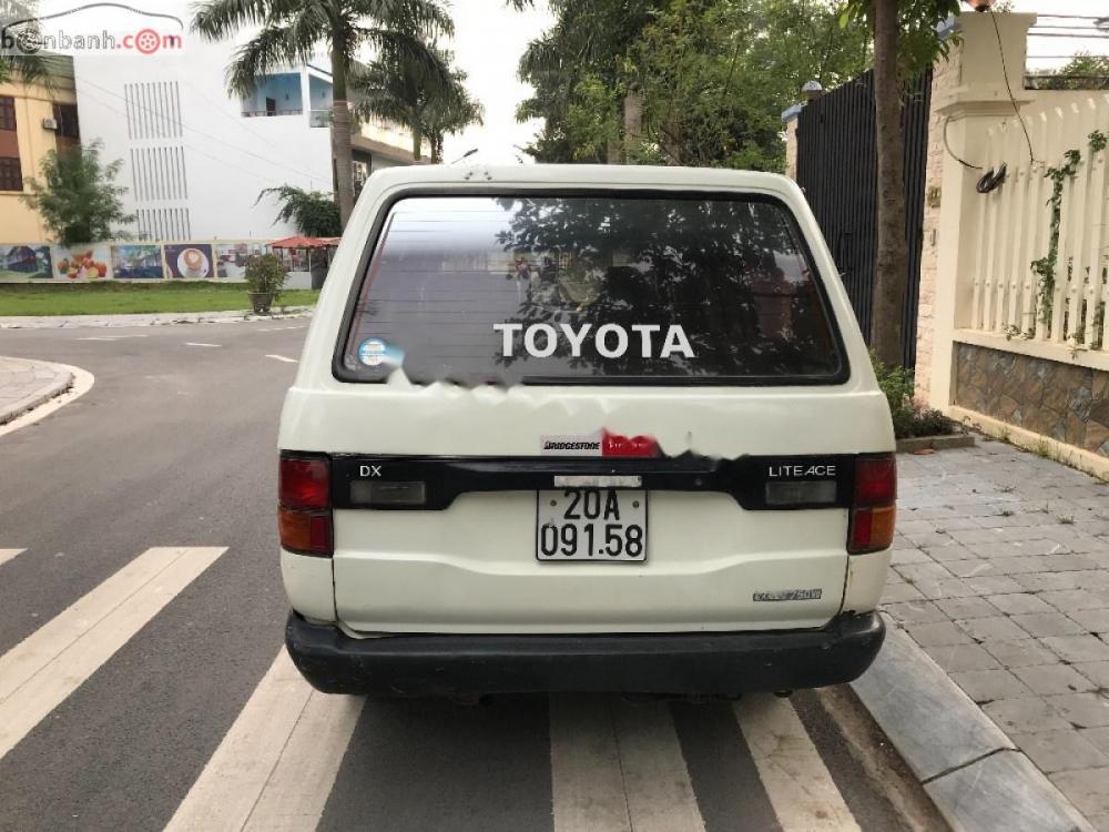 Toyota Liteace 1.8 MT 1992 - Bán gấp Toyota Liteace 1.8 MT sản xuất năm 1992, màu trắng, nhập khẩu