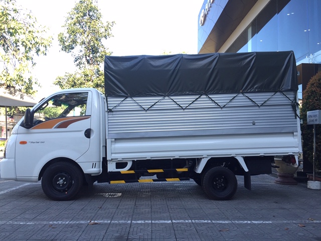 Hyundai Porter 2018 - Bán Hyundai H150 giảm giá mạnh, giao liền, giá 340tr chưa thùng. Hoàng 0905273787