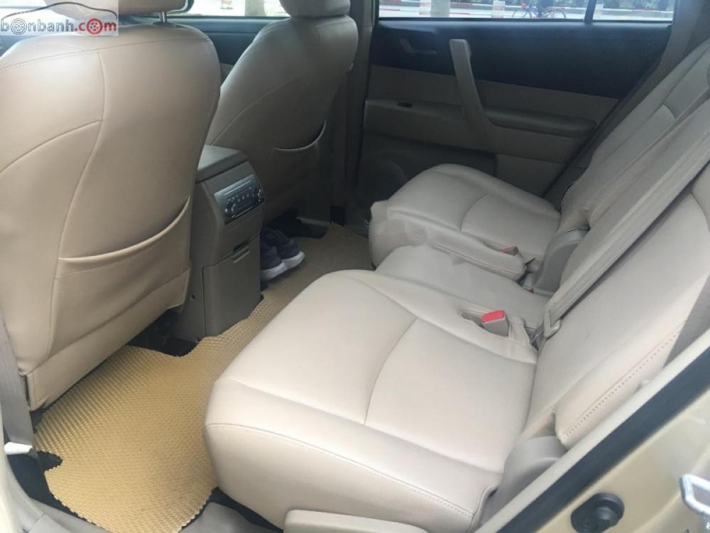 Toyota Highlander SE 2.7 2011 - Bán Toyota Highlander SE 2.7 đời 2011, màu vàng, nhập khẩu nguyên chiếc