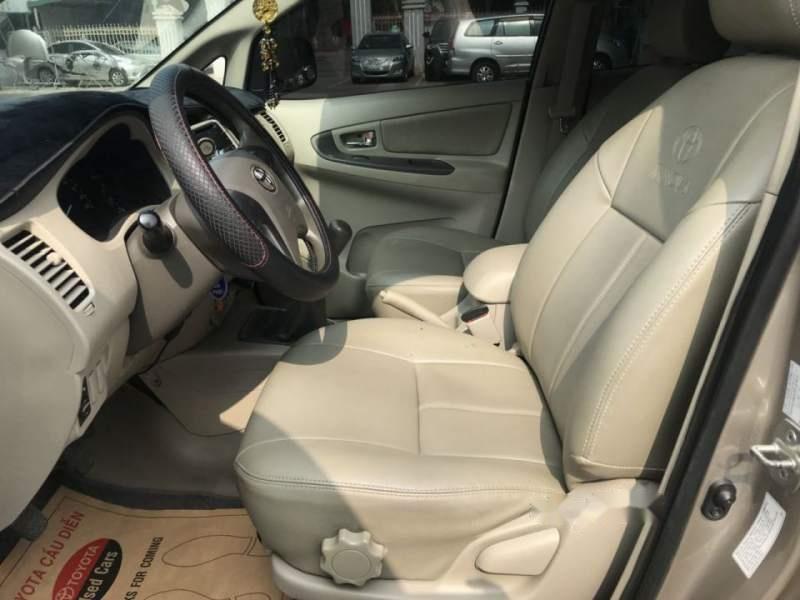 Toyota Innova   E  MT 2014 - Bán Toyota Innova E  MT sản xuất năm 2014 như mới giá cạnh tranh