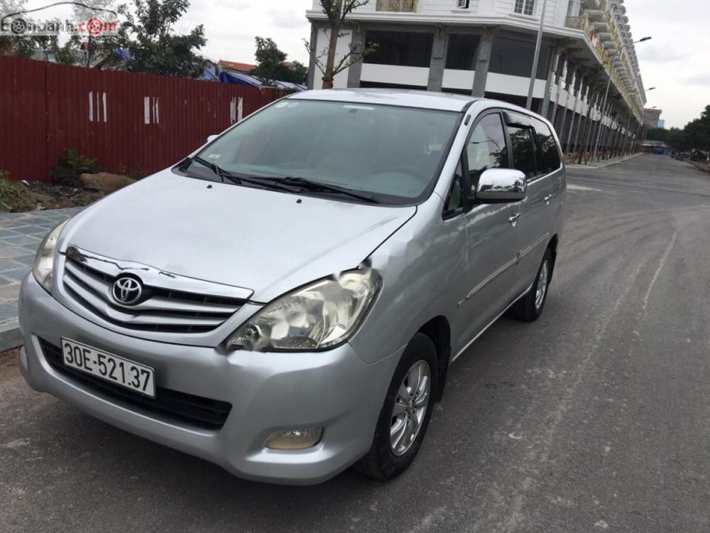 Toyota Innova G 2010 - Tôi bán xe Innova G 2.0 màu bạc, số tay s, ản xuất năm 2010, đã đi 8,5 vạn