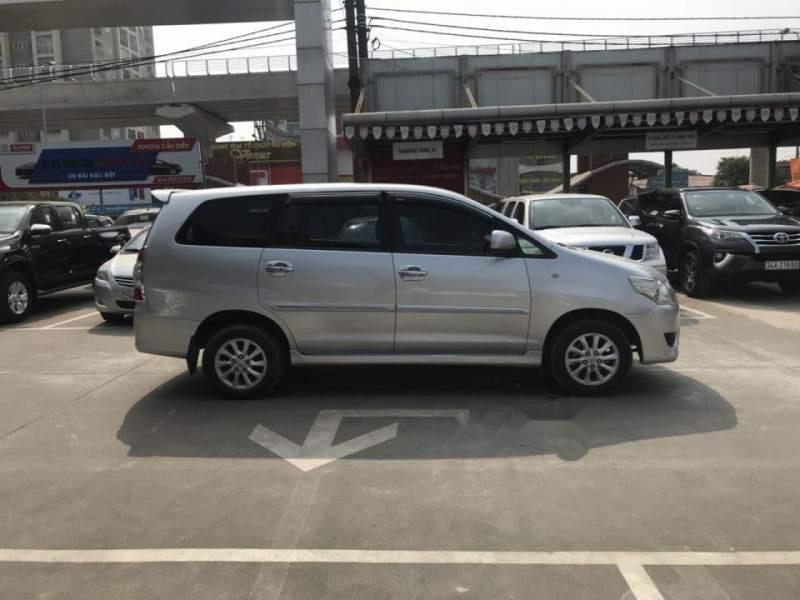 Toyota Innova   G AT 2013 - Xe Toyota Innova G AT đời 2013, màu bạc như mới, giá chỉ 555 triệu