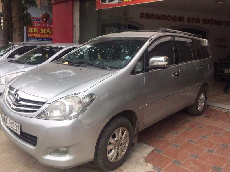 Toyota Innova 2010 - Cần bán gấp Toyota Innova đời 2010, màu bạc, giá chỉ 465 triệu