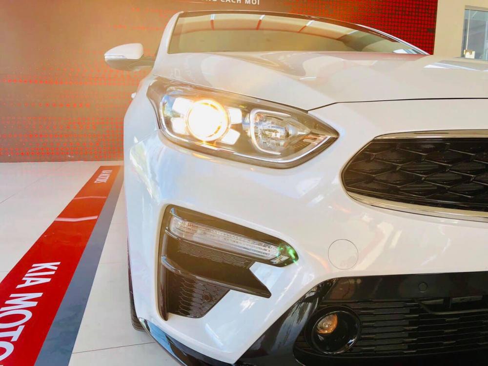 Kia Cerato 1.6 Deluxe  2018 - Bán xe Kia Cerato đời 2019, màu trắng, 635 triệu
