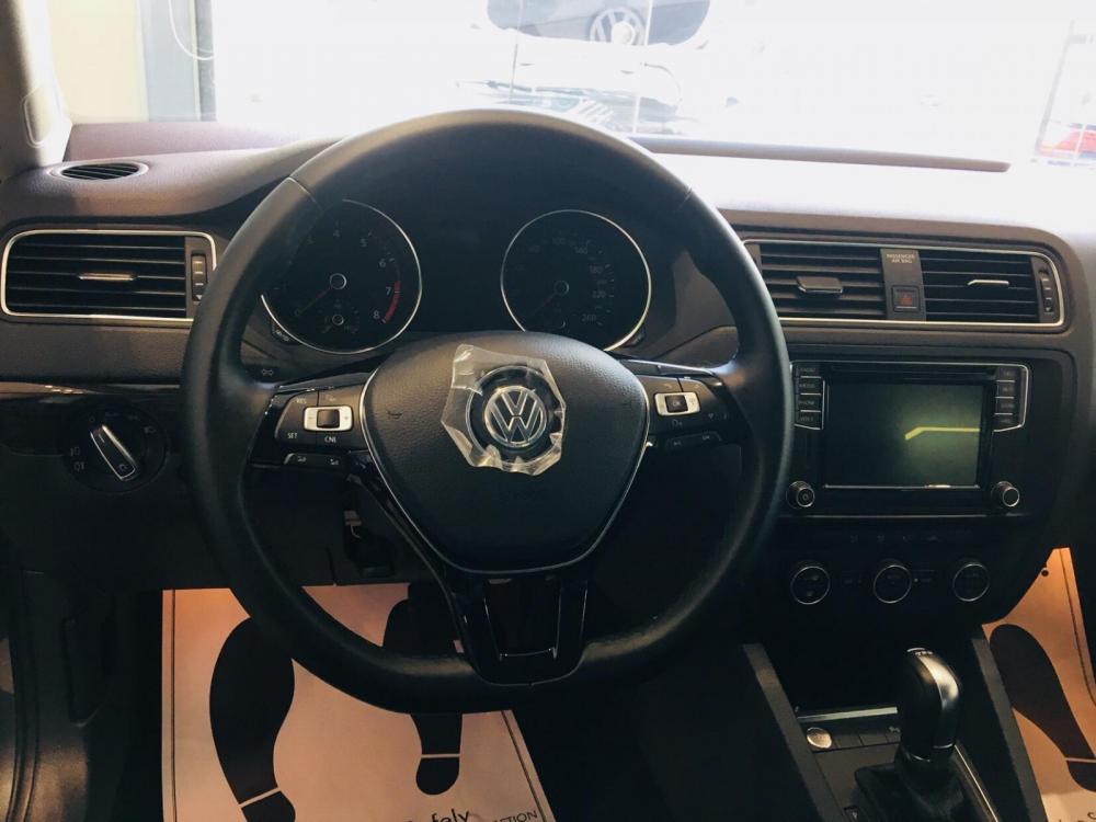 Volkswagen Jetta 2017 - Volkswagen Jetta chiếc xe lý tưởng nhất năm 2018, nhập khẩu nguyên chiếc. LH: 0942050350