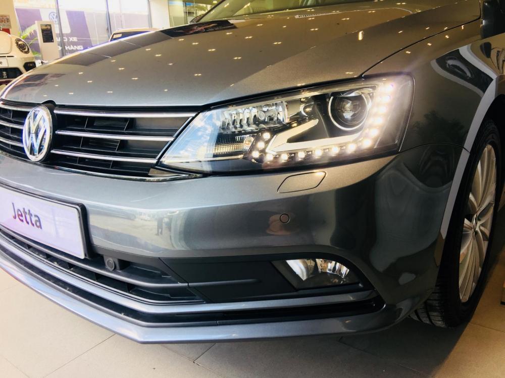 Volkswagen Jetta 2017 - Volkswagen Jetta chiếc xe lý tưởng nhất năm 2018, nhập khẩu nguyên chiếc. LH: 0942050350