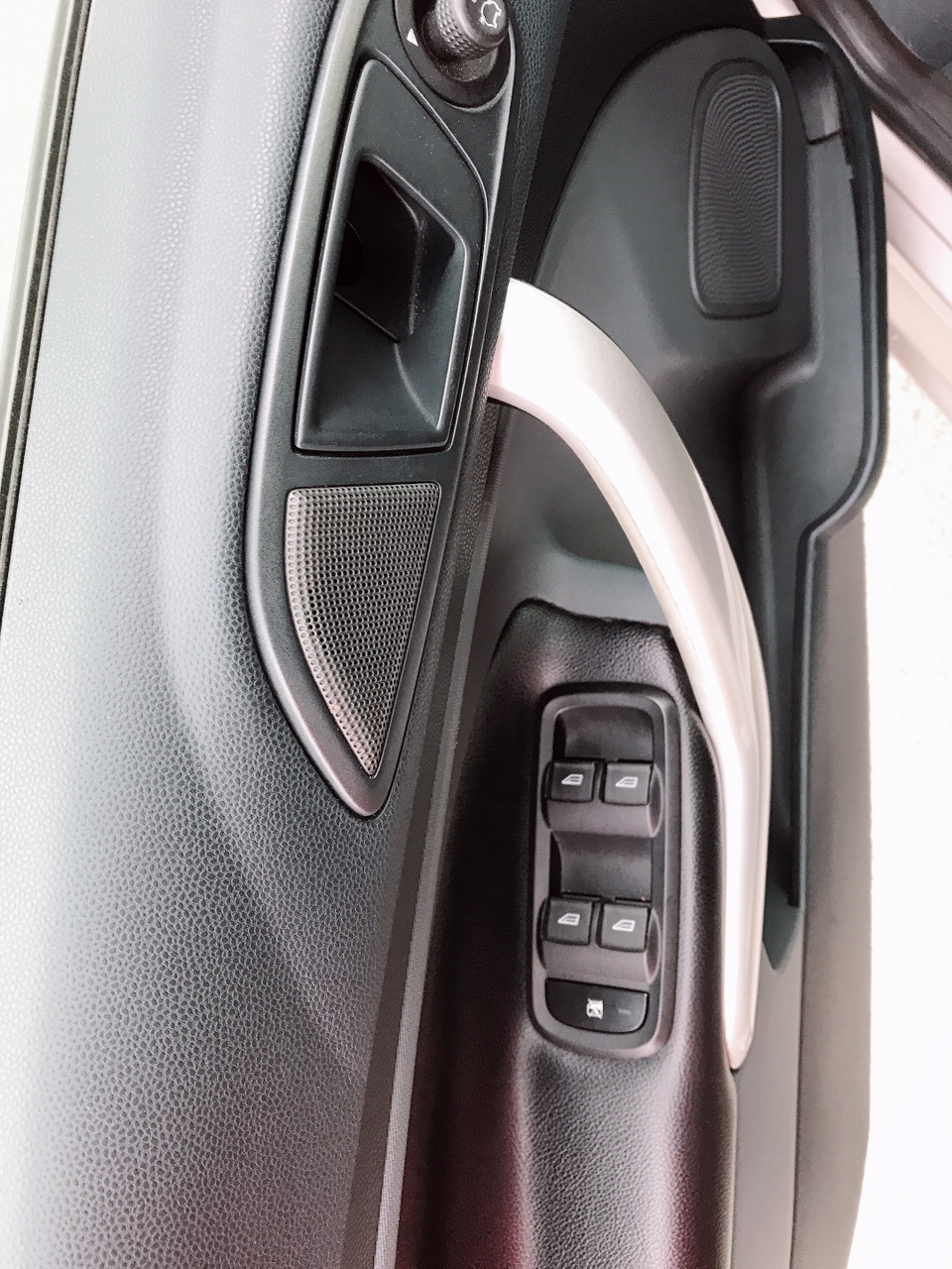 Ford Fiesta S   2013 - Chính chủ dư dùng bán Fiesta Hatchback S sx 2013, xe còn mới