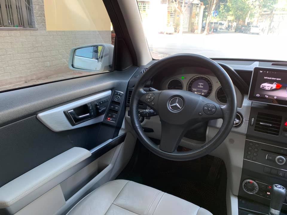 Mercedes-Benz GLK Class 300 2009 - Bán Mercedes GLK300 4matic, xe sản xuất và đăng kí 2009, biển HN, tên cá nhân một chủ từ đầu