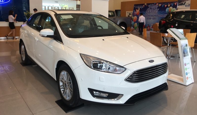 Ford Focus Titanium 2018 - Bán Thanh lý ô tô Ford Focus Sport, 5 cửa, đời 2018, màu trắng, sẵn xe, lấy ngay nhận gói KM hấp dẫn - LH 0969016692