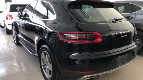 Porsche Macan 2015 - Bán ô tô Porsche Macan đời 2015, màu đen