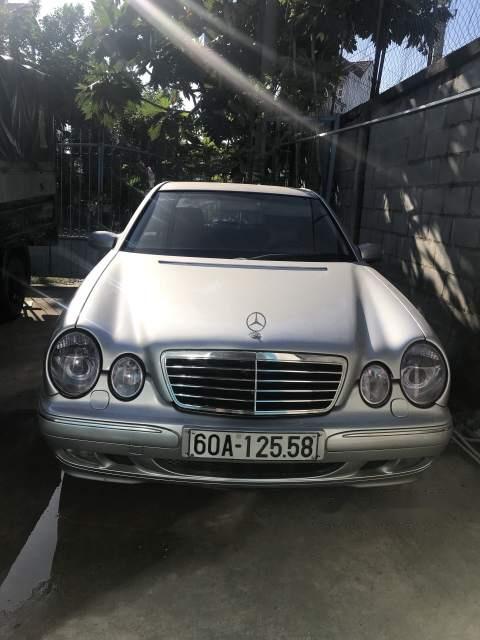 Mercedes-Benz E class  E240  2001 - Cần bán lại xe Mercedes E240 đời 2001, màu bạc, nhập khẩu, 190tr