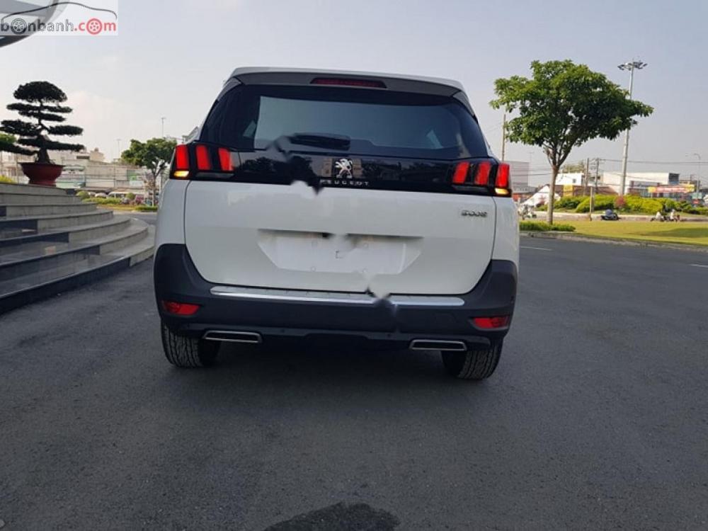 Peugeot 5008 1.6 AT 2018 - Bán xe Peugeot 5008 1.6 AT đời 2018, màu trắng