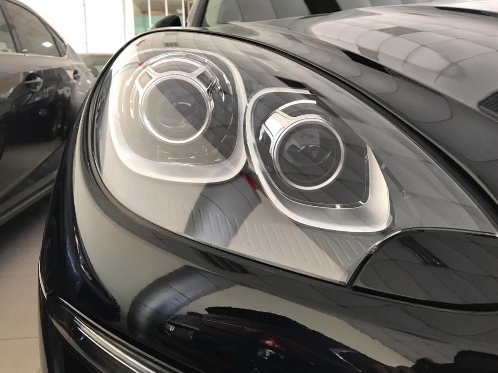 Porsche Macan 2.0 2015 - Bán PorsChe Macan 2.0 Sx 2015, màu đen, nội thất kem, odo 3 vạn 9 km