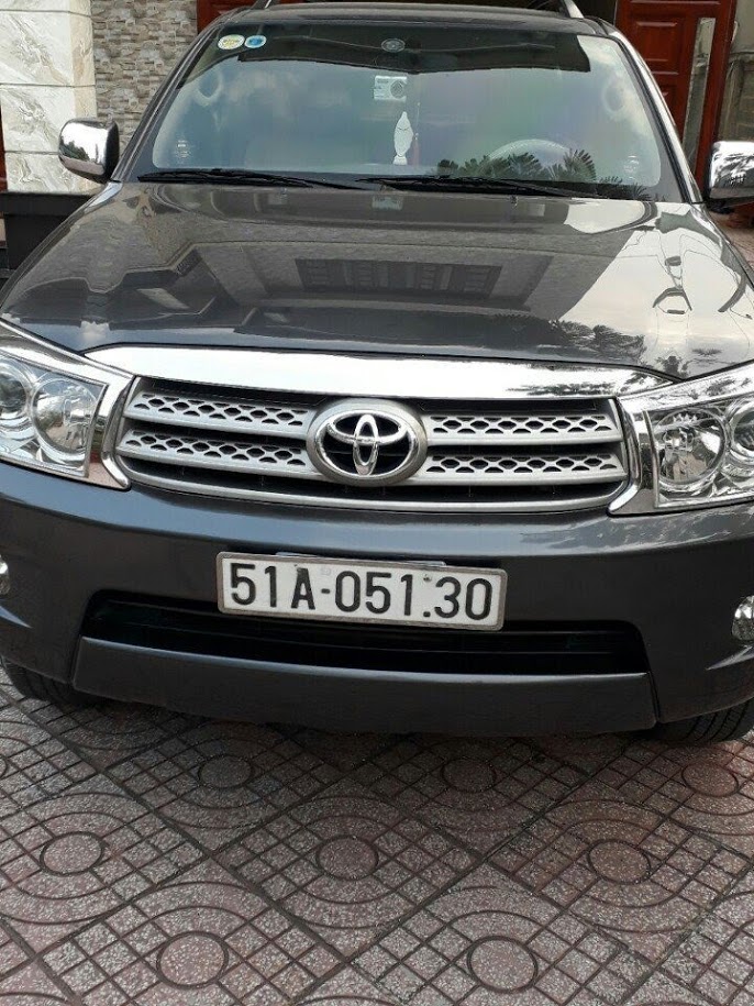 Toyota 4 Runner 2011 - Bán xe Toyota Fortuner số tự động, 7 chỗ, mới 80% - Giá chỉ 600 triệu. Gọi ngay: 093 282 0747