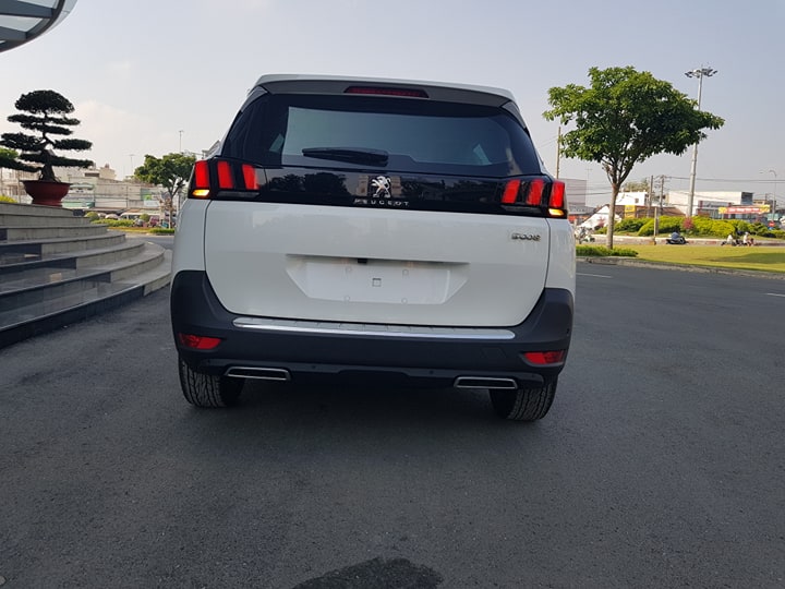 Peugeot 5008 2018 - Bán ô tô Peugeot 5008 năm sản xuất 2018, màu trắng