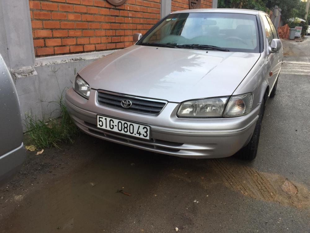 Toyota Camry GLI 2001 - Bán xe Toyota Camry GlI năm sản xuất 2001, màu hồng