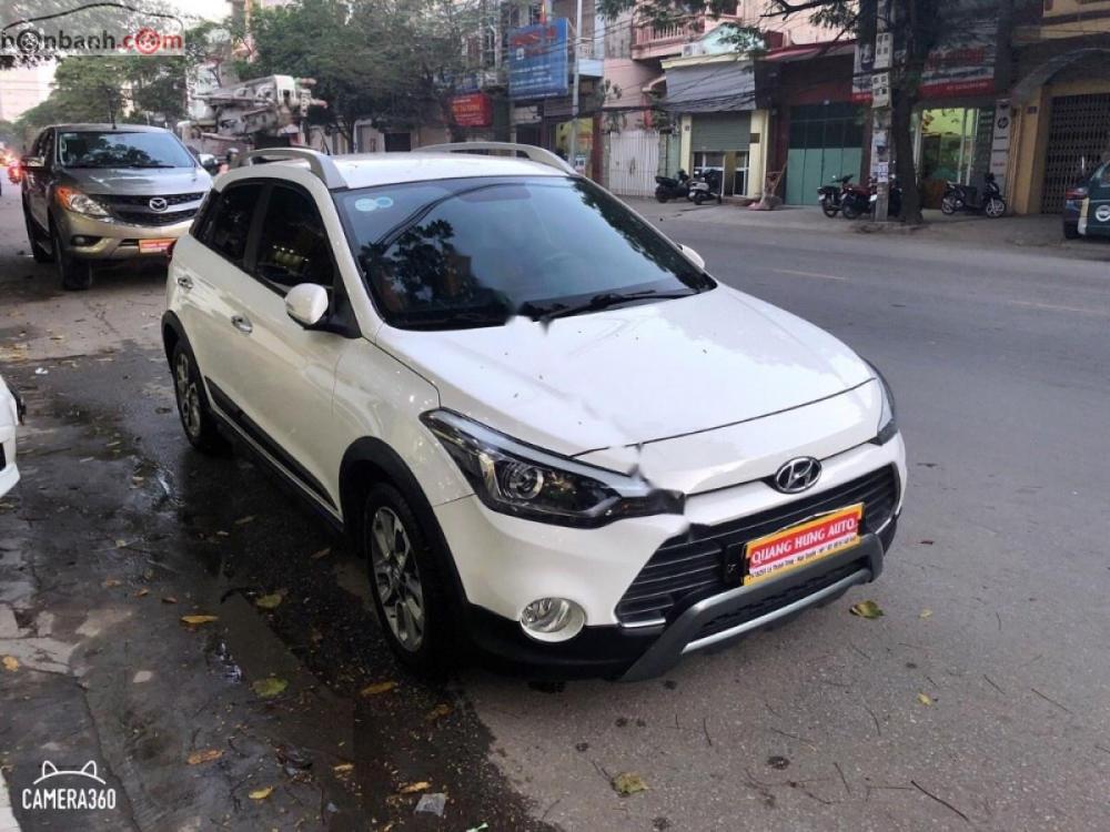 Hyundai i20 Active  1.4 AT 2017 - Bán ô tô Hyundai i20 Active 1.4 AT đời 2017, màu trắng, xe nhập như mới, 583tr