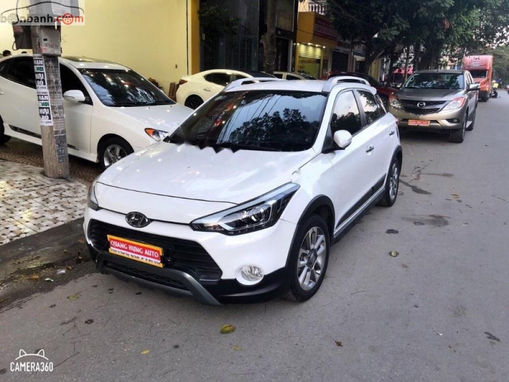 Hyundai i20 Active  1.4 AT 2017 - Bán ô tô Hyundai i20 Active 1.4 AT đời 2017, màu trắng, xe nhập như mới, 583tr