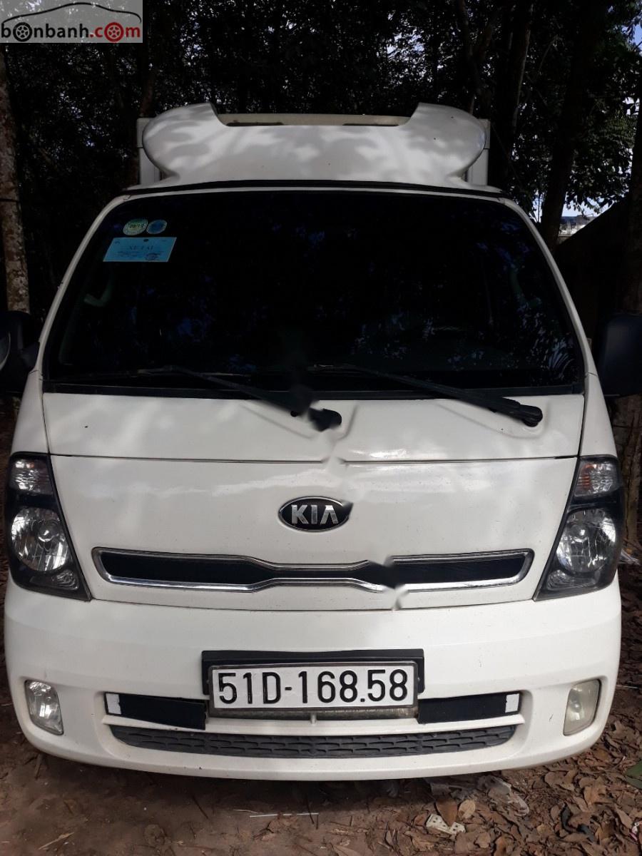 Kia Bongo 2013 - Cần bán xe Kia Bongo năm 2013, màu trắng, nhập khẩu nguyên chiếc