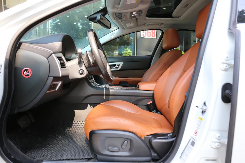 Jaguar XF 2014 - Jaguar XF màu trắng nội thất, da bò model 2014, đăng ký lần đâu 2016