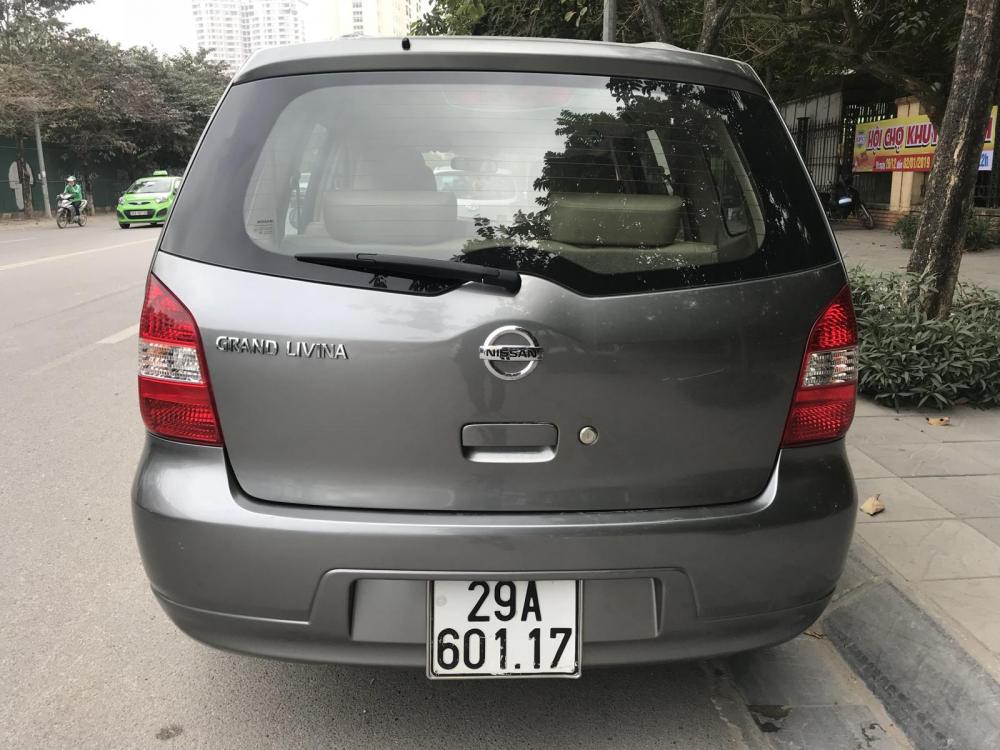 Nissan Grand livina 1.8AT 2011 - Bán xe Nissan Grand livina đời 2011 ĐK 10/2012 màu xám (ghi), giá chỉ 385 triệu