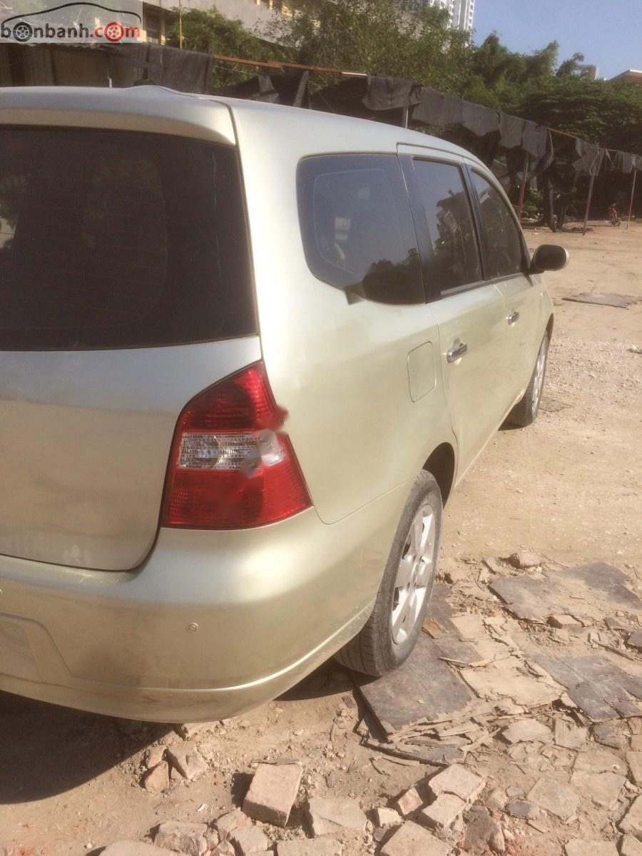 Nissan Grand livina 1.8 AT 2010 - Bán Nissan Grand livina 1.8 AT 2010, màu vàng số tự động