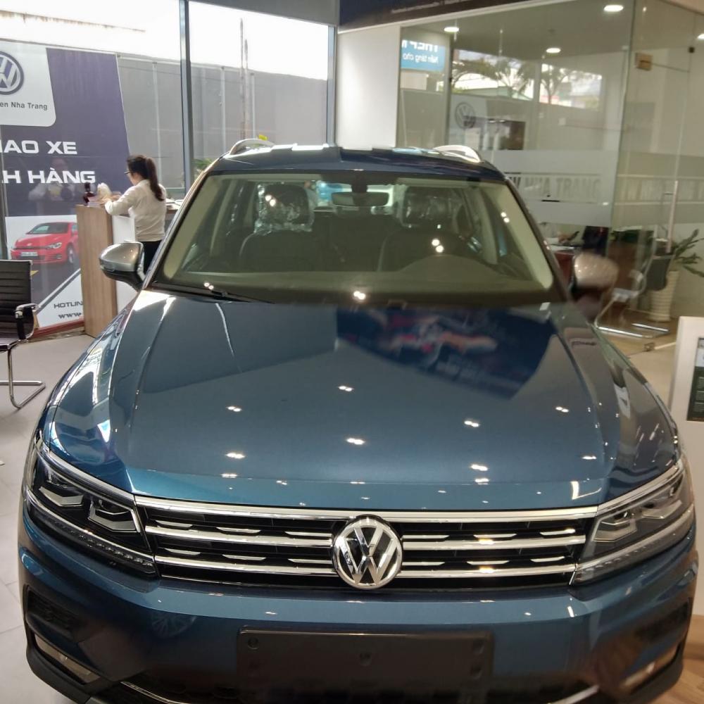 Volkswagen Tiguan 2018 - Bán Tiguan AllSpace, xe Đức, nhập khẩu nguyên chiếc, có xe giao liền