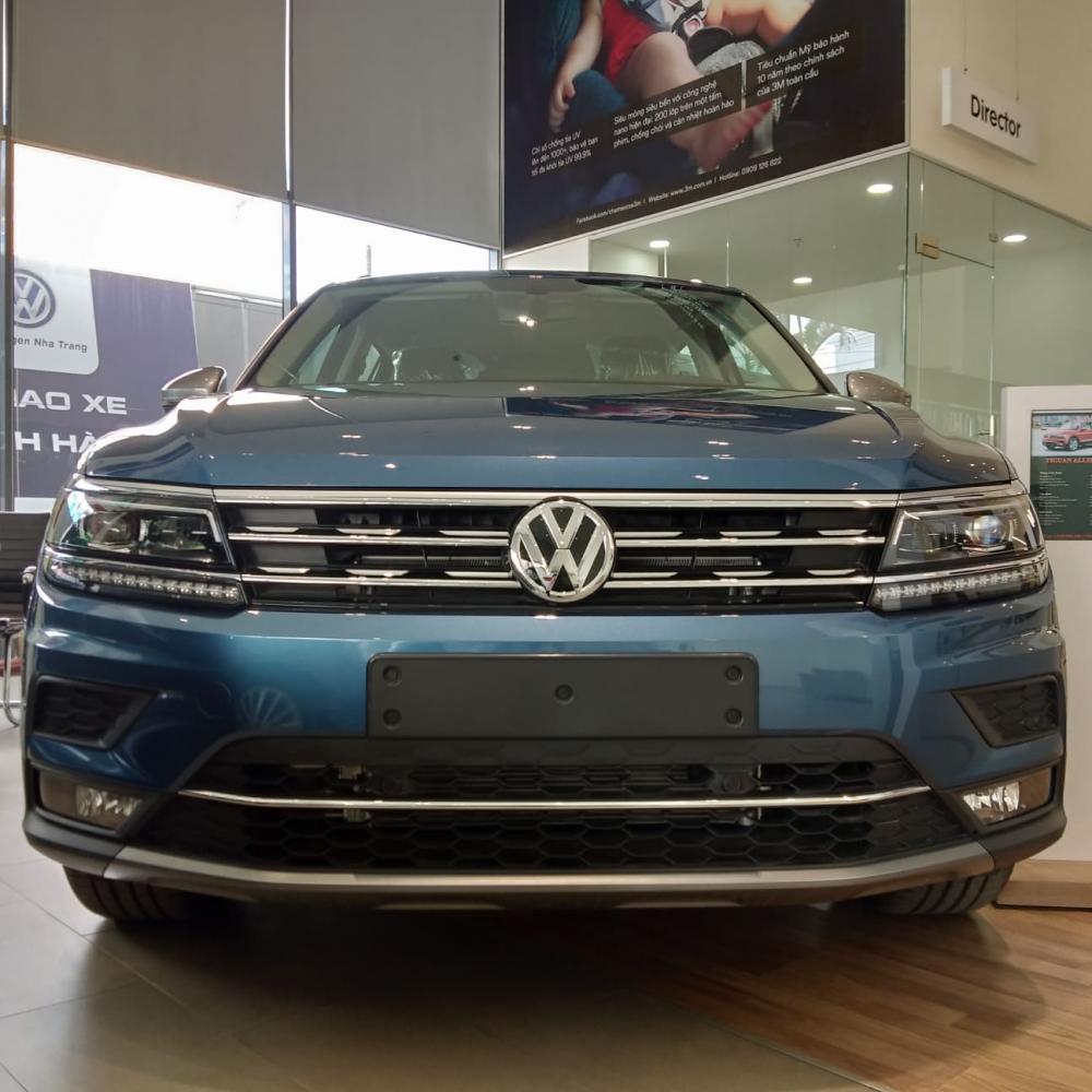 Volkswagen Tiguan 2018 - Bán Tiguan AllSpace, xe Đức, nhập khẩu nguyên chiếc, có xe giao liền