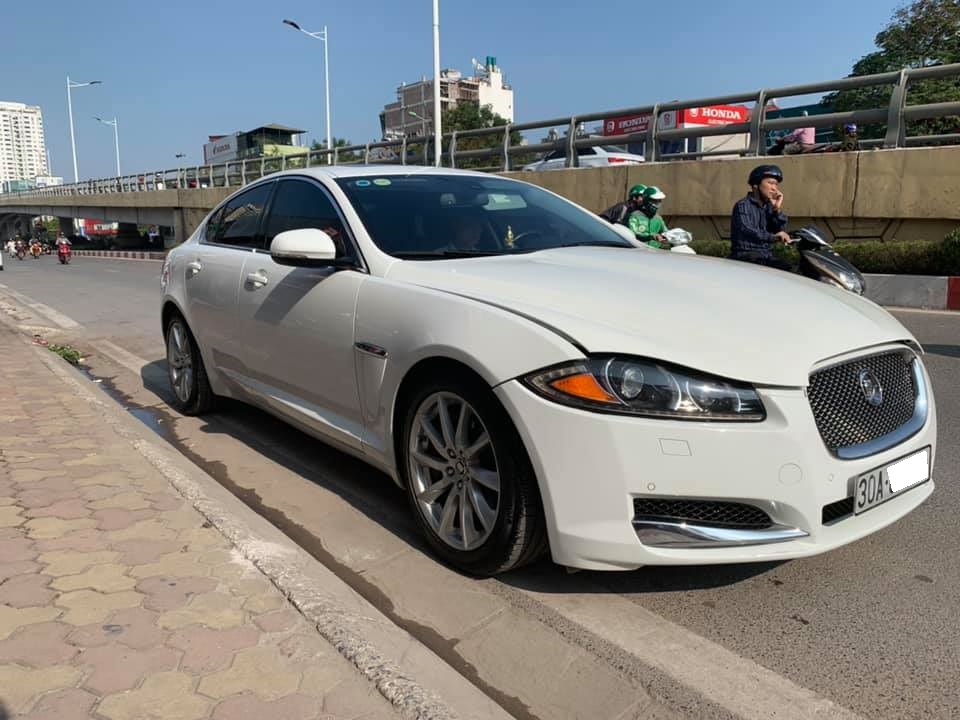 Jaguar XF 2.0T 2013 - Bán Jaguar XF 2.0 Sx 2013, ĐKLĐ 2015 tên công ty