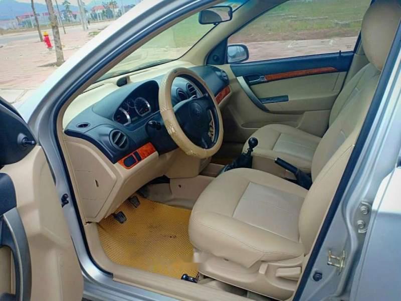 Daewoo Gentra 2009 - Bán Daewoo Gentra đời 2009, màu bạc, giá chỉ 195 triệu