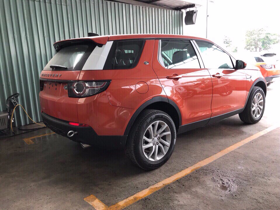 LandRover Discovery 2018 - 0932222253 bán LandRover Discovery năm sản xuất 2018, màu cam, nhập khẩu nguyên chiếc