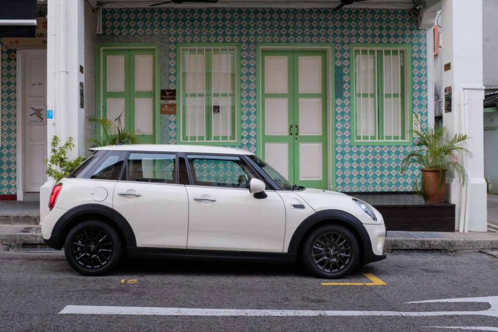 Mini One 2018 - Bán xe Mini One model 2019, màu Pepper White, nhập khẩu nguyên chiếc, giao xe ngay - hỗ trợ vay 80%