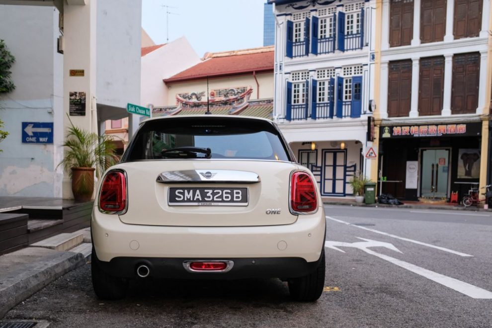 Mini One 2018 - Bán xe Mini One model 2019, màu Pepper White, nhập khẩu nguyên chiếc, giao xe ngay - hỗ trợ vay 80%