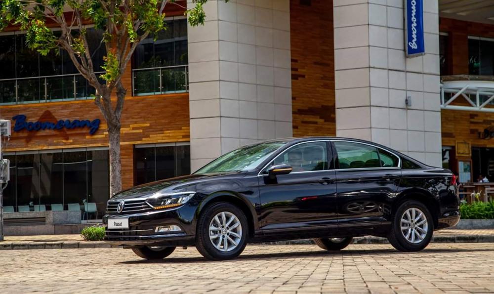 Volkswagen Passat 2018 - Giao ngay xe Volkswagen Passat Bluemotion 2018. LH 0932 786 196 (PKD VW Saigon), trả trước 300 triệu