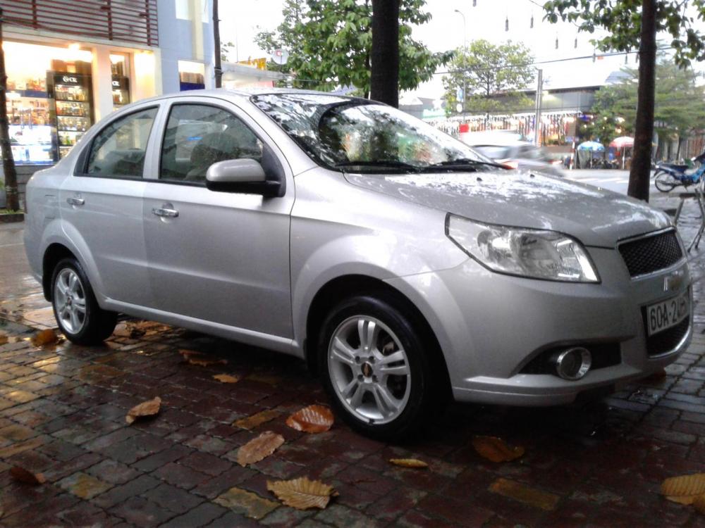 Chevrolet Aveo LT 2015 - Cần bán xe Chevrolet Aveo LT sản xuất 2015, màu bạc